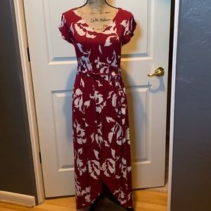 Burgundy short sleeve floral maternity dress